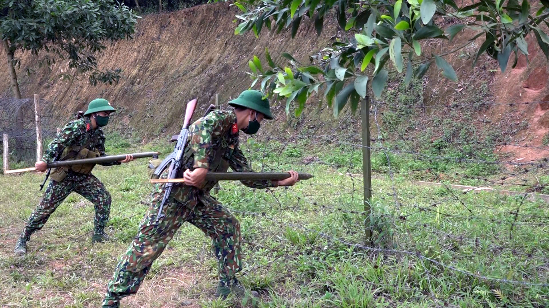 Chia nhỏ, tập nhiều ở tất cả các khoa mục huấn luyện.